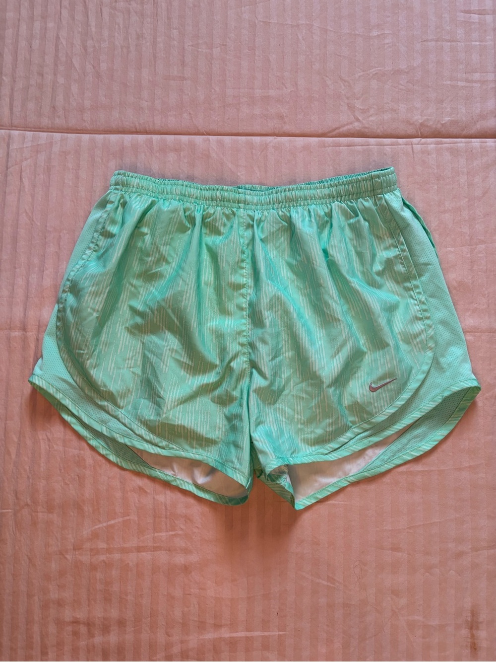 Nike Dri-Fit Women's Lined Running Shorts Size Medium Green Athletic Sporty